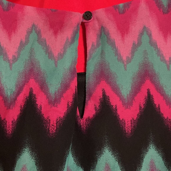 No Boundaries Bright Chevron Print Sleeveless Dress. - Picture 3 of 5